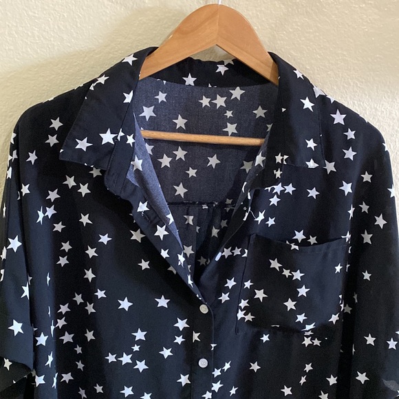 Tunic top w/ stars and roll sleeves - Picture 2 of 3